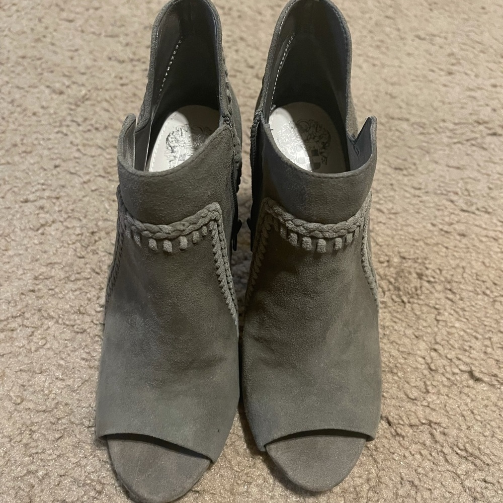 Women’s Vince Camuto. Size 7